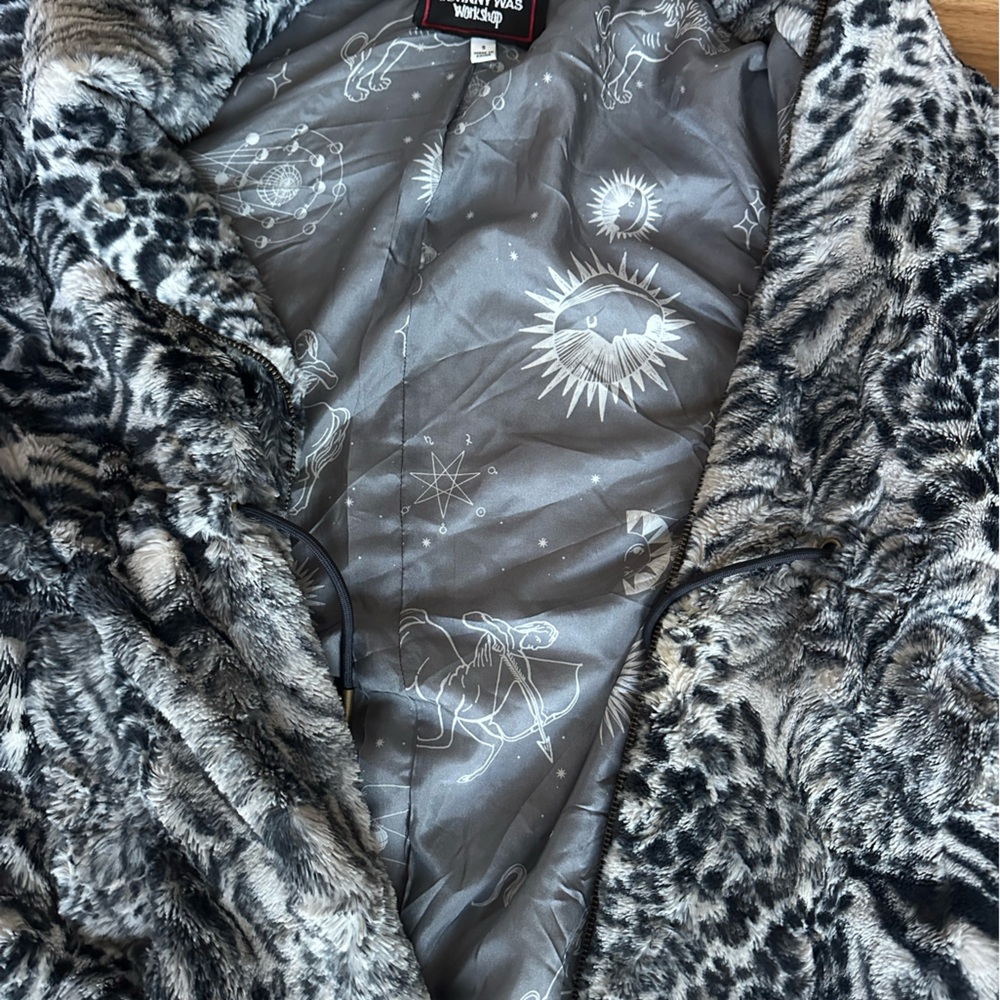 Johnny Was Smoke Leopard Faux Fur Jacket. Size Small - Picture 7 of 8